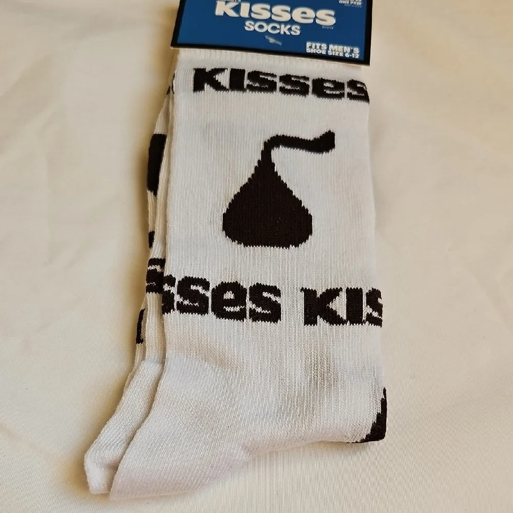HERSHEYS KISSES Mens Graphic Crew Socks 6-12